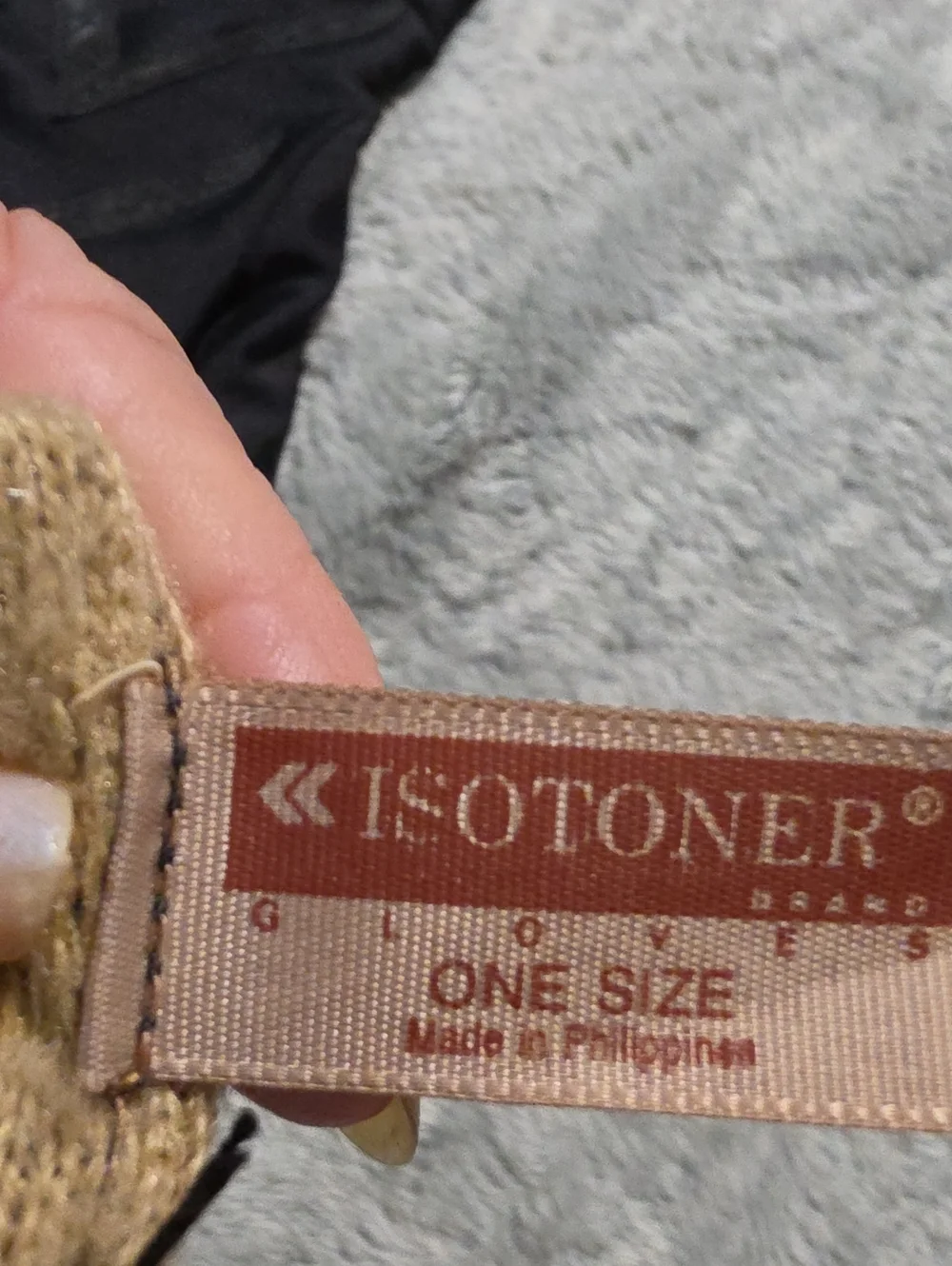 ISOTONER BLACK GLOVES, One Size, Vintage  Stretchy With Nice Warm Soft Liner EUC - Picture 4 of 7